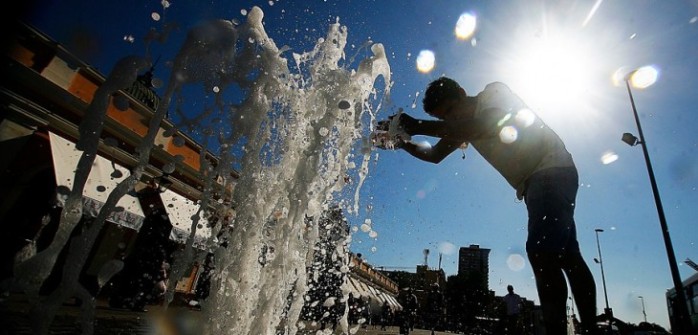 Pronostican altas temperaturas para este martes y miércoles desde Santiago hasta Valdivia