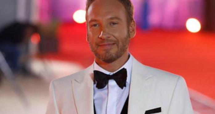 Martín Cárcamo presenta en sociedad a su guapa novia