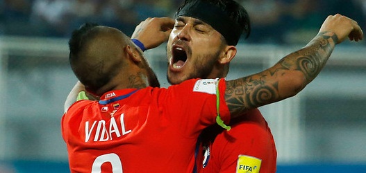 Clasificatorias: Pinilla elegido por FIFA como la gran figura de la sexta fecha