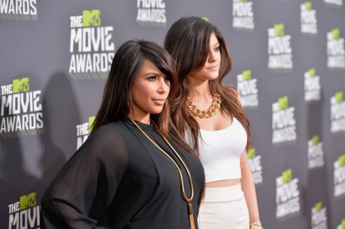¿Quién es quién? El video de Kim Kardashian y Kylie Jenner que confunde a sus seguidores