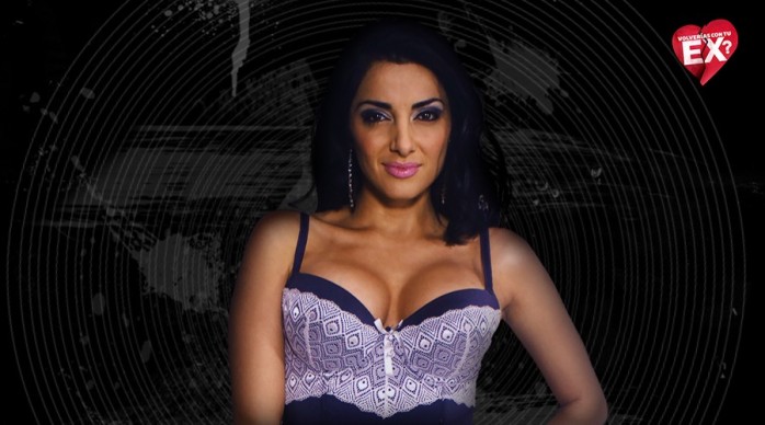 Flavia impactó al aparecer sin ropa interior en 