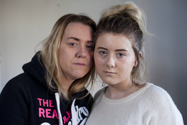 Joven fue golpeada en la calle por compañeras: video fue subido a Facebook