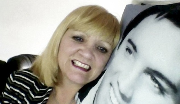 Fanático de Elvis asesinó a su esposa con un martillo por vender entrada para show tributo