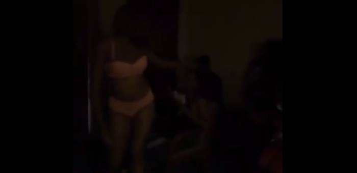 Estaba de cumpleaños: Madre regaló show de stripper a su hijo de 8 años en Estados Unidos