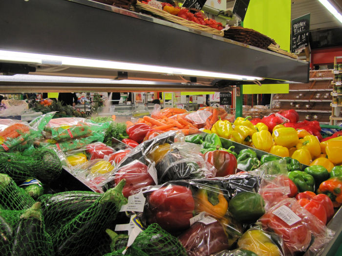 Supermercado pilló a un hombre robando comida: Terminó ofreciéndole trabajo