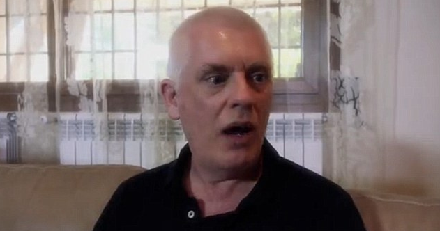 Descubren doble vida de profesor universitario de 61 años: Era actor porno