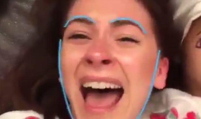 Mujer intercambia su rostro con un seno gracias a famosa aplicación: Este fue el resultado