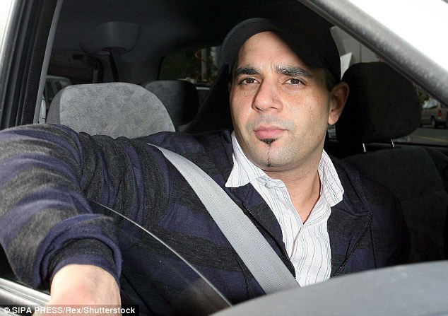 3390F16B00000578-0-image-m-12_1461715843099