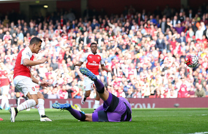 Alexis Sánchez marcó un golazo en pobre empate del Arsenal