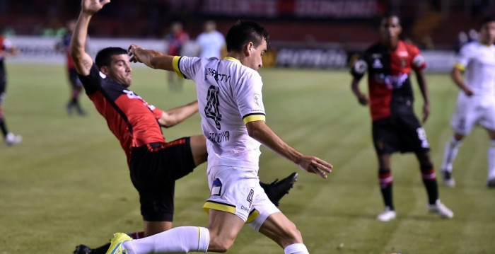 Colo Colo derrotó a Melgar en Perú y sigue con vida en el Grupo 5