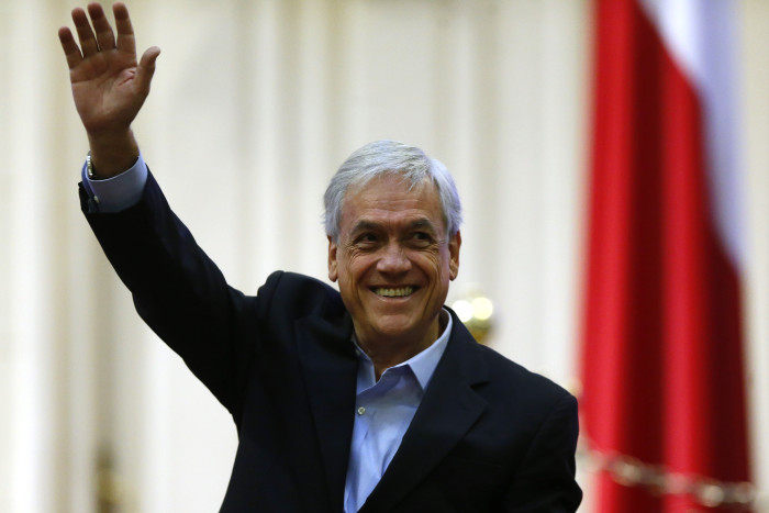 Sebastián Piñera se sacó una foto en el velorio de Peter Rock y fue duramente criticado