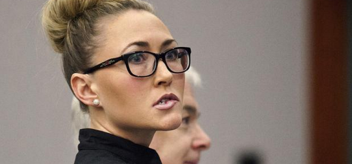 Profesora que tuvo sexo con dos alumnos presentó inédita defensa