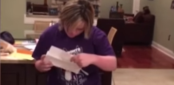 Joven con síndrome de Down entra a la universidad y su reacción conmueve en Youtube