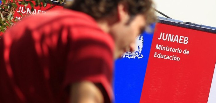 Junaeb entregará más de 600 mil becas a estudiantes de todo Chile durante 2016