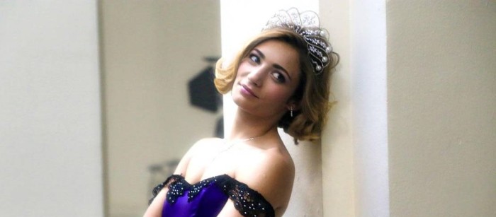 Actriz de 'Matriarcas' Josefina Fiebelkorn cambia drásticamente de look: Ya no es rubia