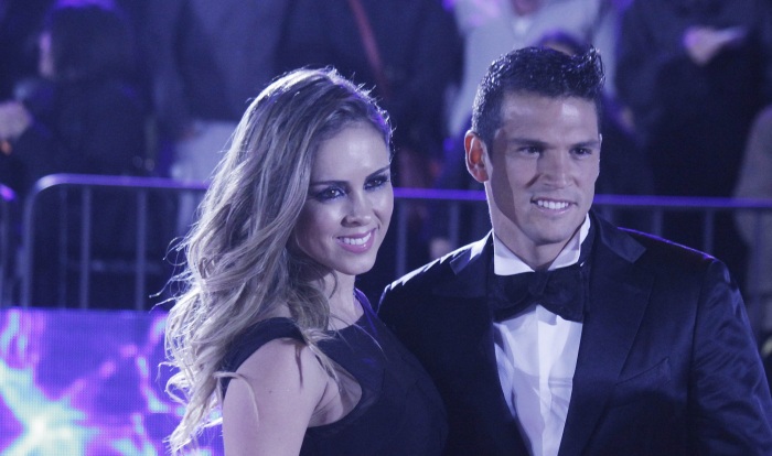 Así respondió Maura a piropos que recibió Mark tras posar en ropa interior