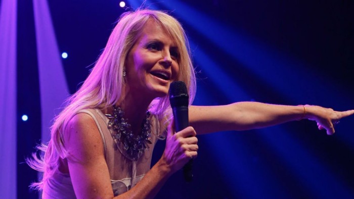 Pololo de Cecilia Bolocco la sorprende con íntima celebración de cumpleaños