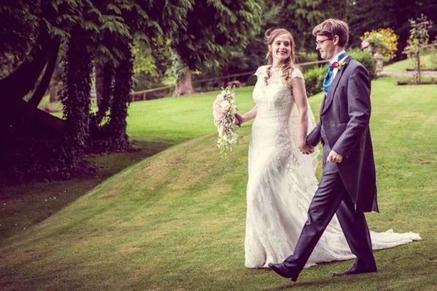 Novia bajó 63 kilos tras recibir un cruel comentario en el pub donde trabajaba