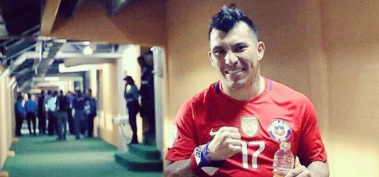 El humilde gesto de Gary Medel que cautivó a los tuiteros