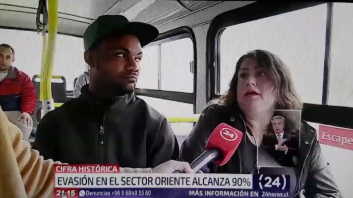 Desubicado comentario de pasajera sobre la evasión se convierte en viral