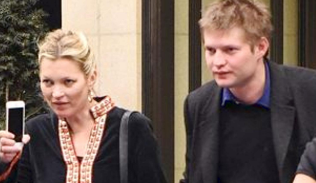 Novio de Kate Moss saltó por la ventana tras sufrir alucinaciones causadas por las drogas