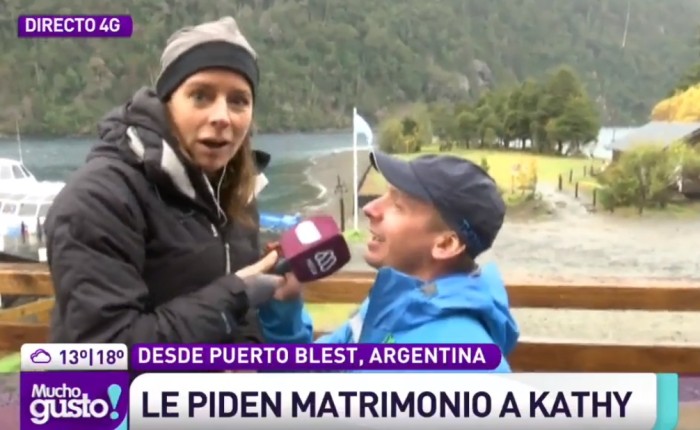 ¡Sorpresa! Examor de Kathy Salosny se la jugó y le pidió matrimonio en pleno matinal
