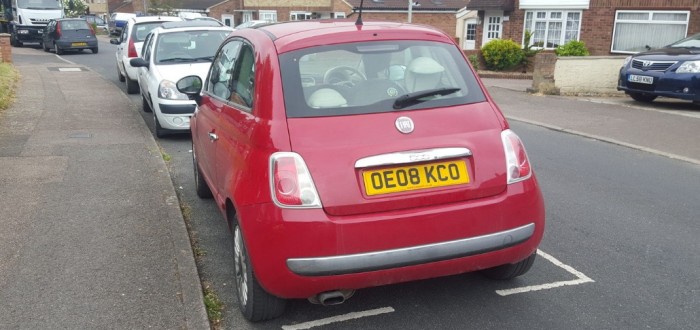 Joven vende su auto con una sincera descripción y se vuelve viral: 