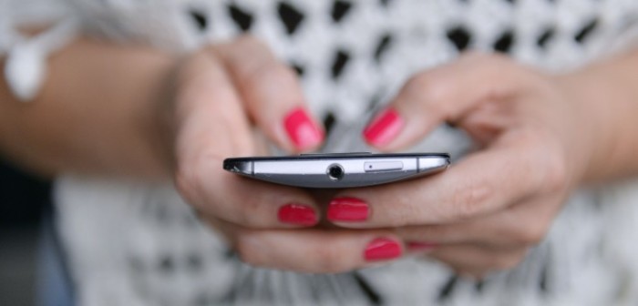 Diputados piden prohibir uso de celulares en bancos para frenar robos contra clientes