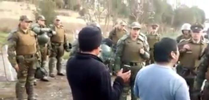 Chilotes dan ejemplo de civismo al ‘repeler’ a FFEE: “ustedes para nosotros son hermanos”