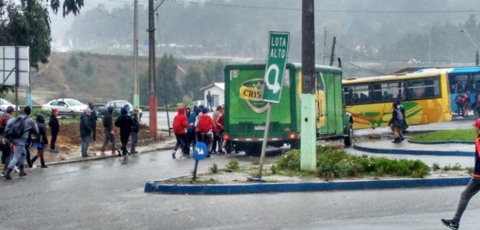 Secundarios atacaron a repartidores y saquearon camiones de cerveza en Concepción y Lota