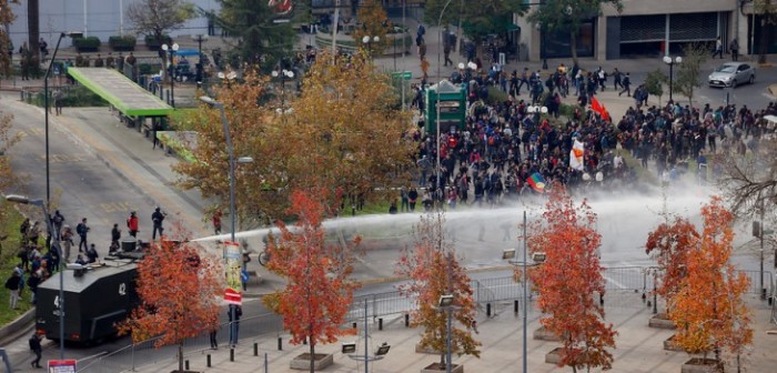 Confech y fallida marcha en Santiago: Carabineros nos recordó “una imagen de la dictadura”