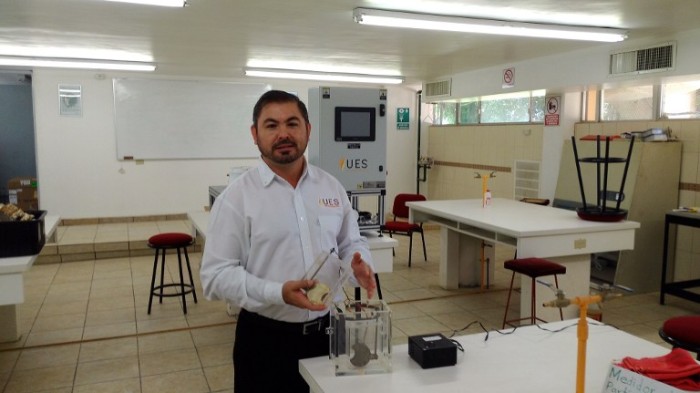 Ingeniero creó sistema para calentar el agua de la ducha con orina