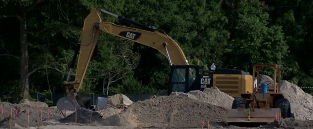 Operario de retroexcavadora enterró vivo a su jefe luego de intensa discusión en EEUU