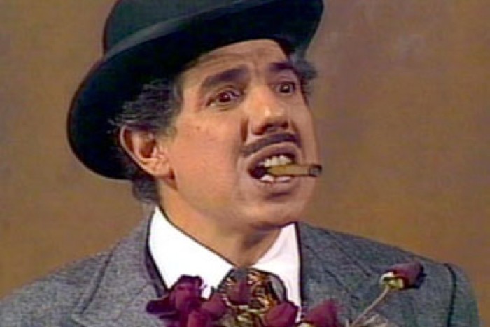 Hija del 'Profesor Jirafales' desmiente rumores sobre grave estado de salud de su padre