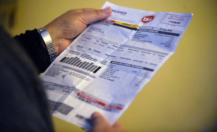 Ministro de Energía explica a quiénes les subirá la cuenta de la luz