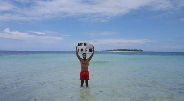 La innovadora idea de viajero extremo para decirle a su mamá que se encuentra bien