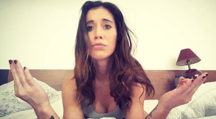 Vale Roth comparte hilarante fotografía con los ojos rojos ¿Estaba volada?