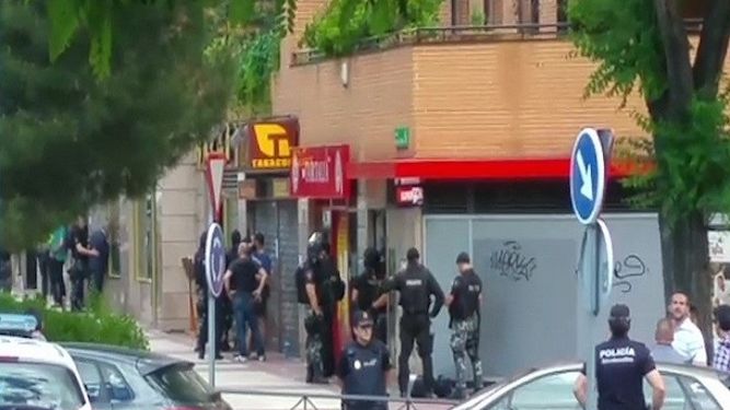 Policía se quitó la vida en restorán tras infidelidad de esposa: se despidió en Facebook