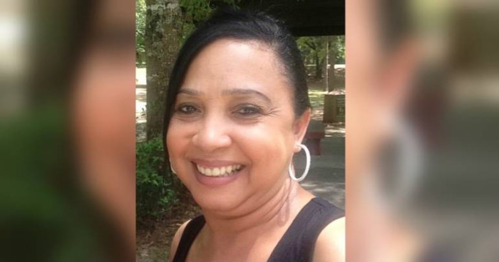 Accidente tenebroso: Mujer muere tras ser golpeada por quitasol 'volador' en EEUU