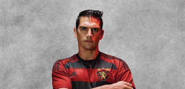 Mark González revive emotiva foto del recuerdo junto a jugador de la selección chilena