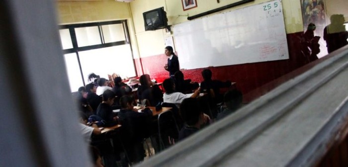 ¿Cómo sanciona la ley a los estudiantes y docentes que cometen bullying?