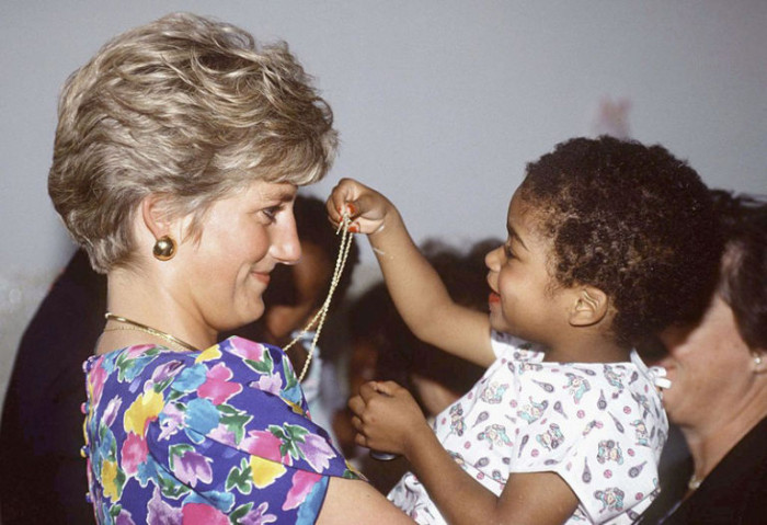 La razón por la que esta antigua foto de la princesa Diana se ha vuelto ...