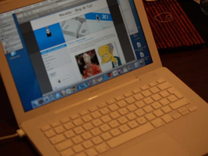 Joven se quiere casar con su computadora después de tener sexo con ella