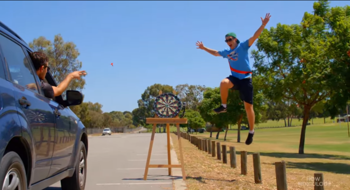 Dardos como nunca los has visto: 3 increíbles trucos que sí dan en el blanco