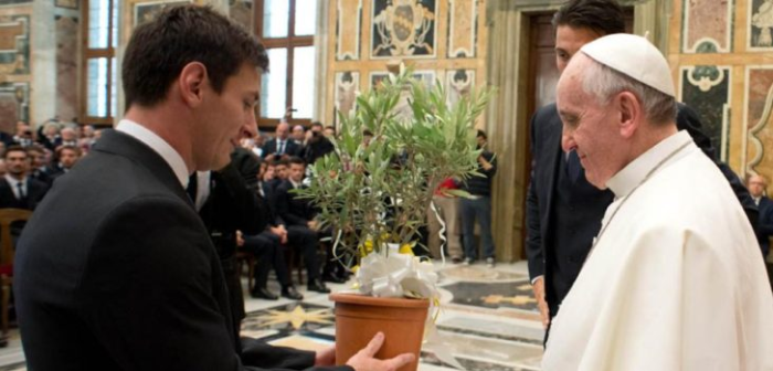 Papa Francisco elige a Messi como ‘el mejor futbolista’ de la historia