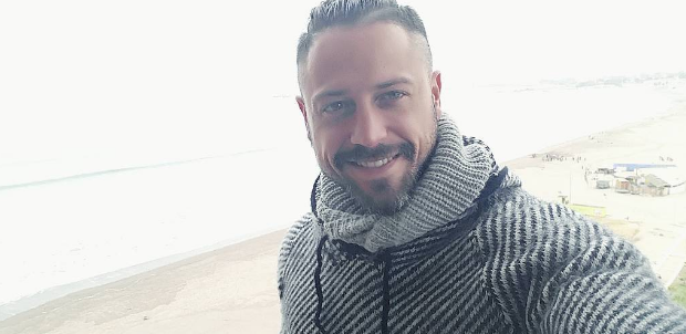 Pascual Fernández publicó foto en ropa interior con un sugerente mensaje: lo piropearon