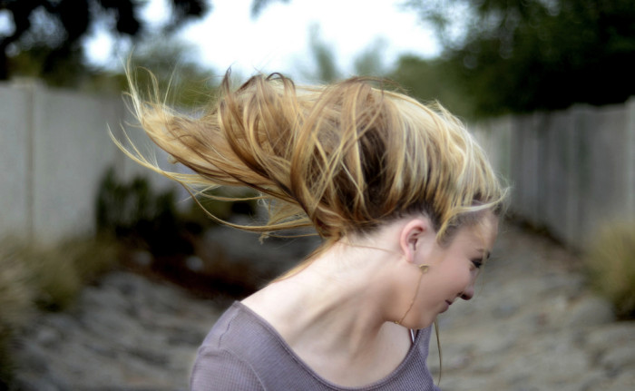 Así es como debes lavar tu cabello si lo quieres limpio y sedoso por más tiempo