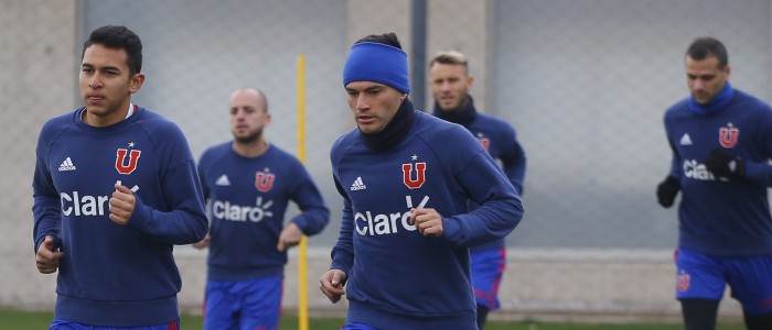Visita de Charles Aránguiz marcó la práctica matinal de Universidad de Chile
