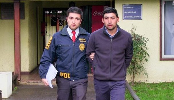 Sujeto habría apuñalado a otro porque no le gustó la música que programó en wurlitzer