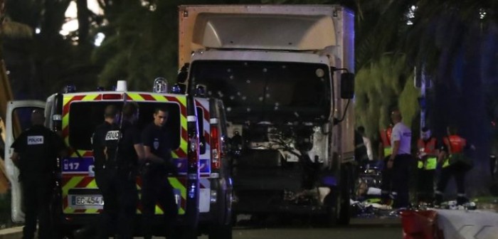 Aumenta número de fallecidos: Al menos 84 muertos en atentado con un camión en Francia